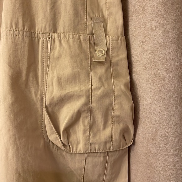 NWOT Nike Capris Tan - Picture 3 of 5